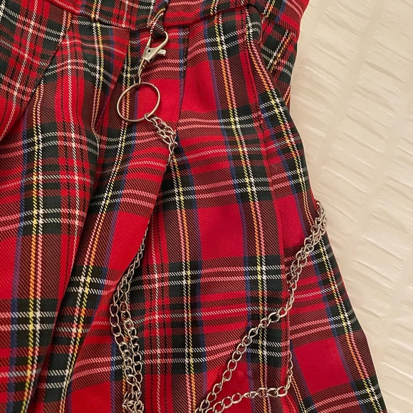 NWT RED PLAID SKIRT - Picture 3 of 4
